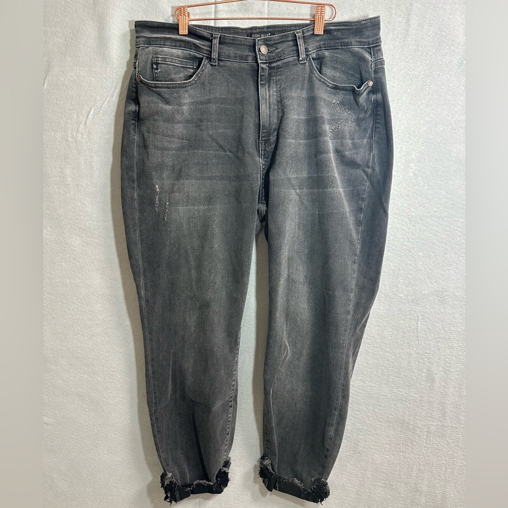 Judy Blue women’s black skinny fit washed out distressed jeans size 20W stretch
